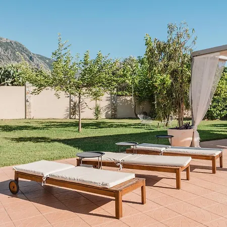 Anamnesis. Feel The Mediterranean. ヴィラ カラマタ