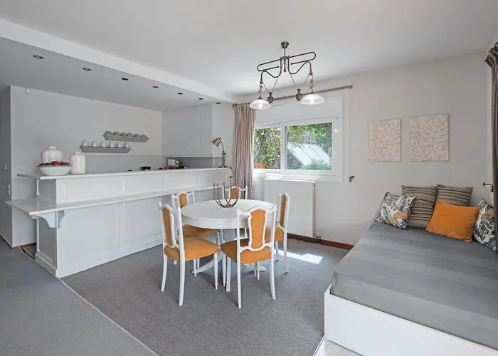 Anamnesis. Feel The Mediterranean. * Kalamata