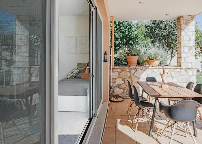 Anamnesis. Feel The Mediterranean. Villa Kalamata